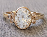 The Luella EF White Moissanite Center