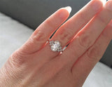 The Luella EF White Moissanite Center