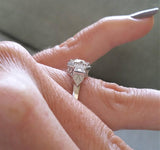 The Ellie OEC Moissanite Center