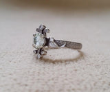 The Love Birds GH White Moissanite Center