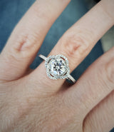 The Cosmos Moissanite center